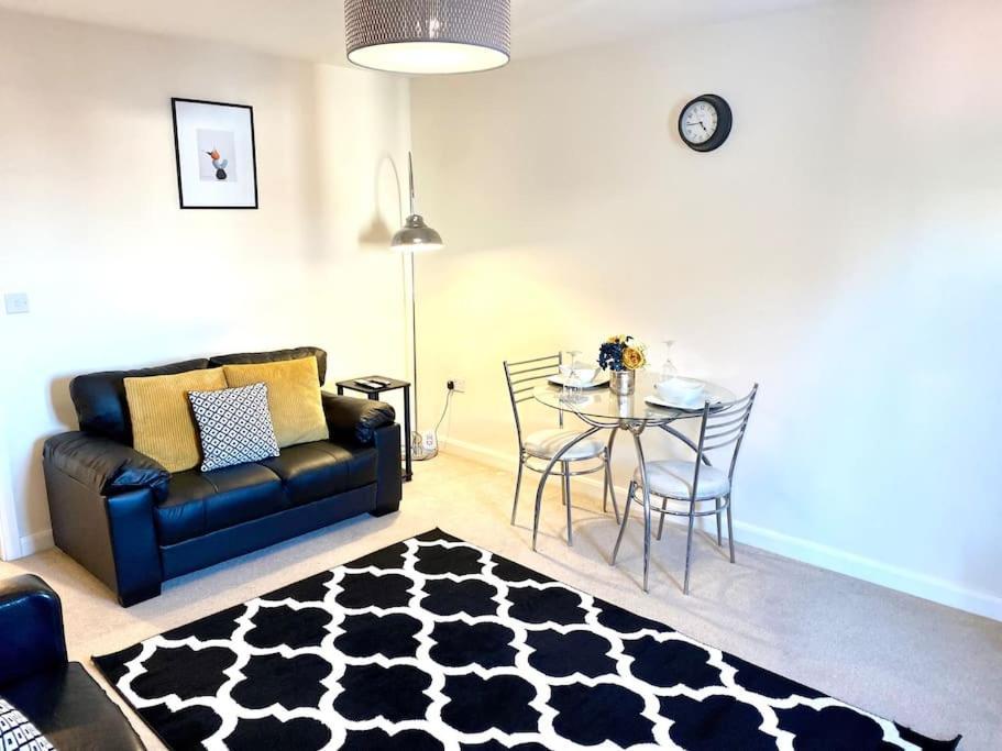 Amazing 2-Bed City Centre Apt With Parking Coventry Exterior photo
